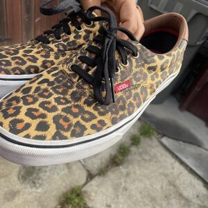 Vans Men’s Leather – Cheetah Print Heel – Sz 9.5 – Exclusive Style